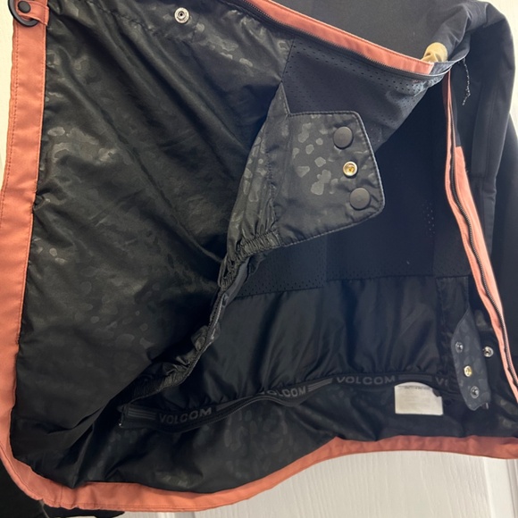 Volcom Women’s Ashfield Pullover - Picture 3 of 6